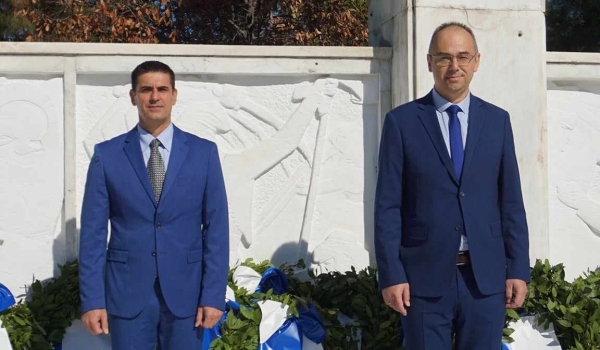 Κατάθεση στεφάνου από την Ένωση Στρατιωτικών Λάρισας, για την Εθνική επέτειο της 28 Οκτωβρίου 1940